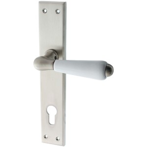 Wohnungstürbeschlag aus Messing ergonomische Form silber matt